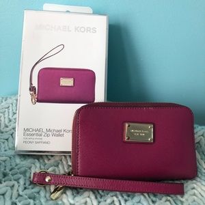 Michael Kors Wristlet w/ original box